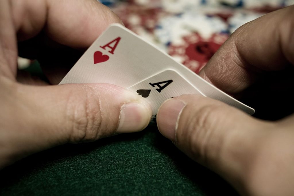 play poker